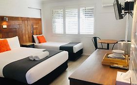 Pleasant Way River Lodge